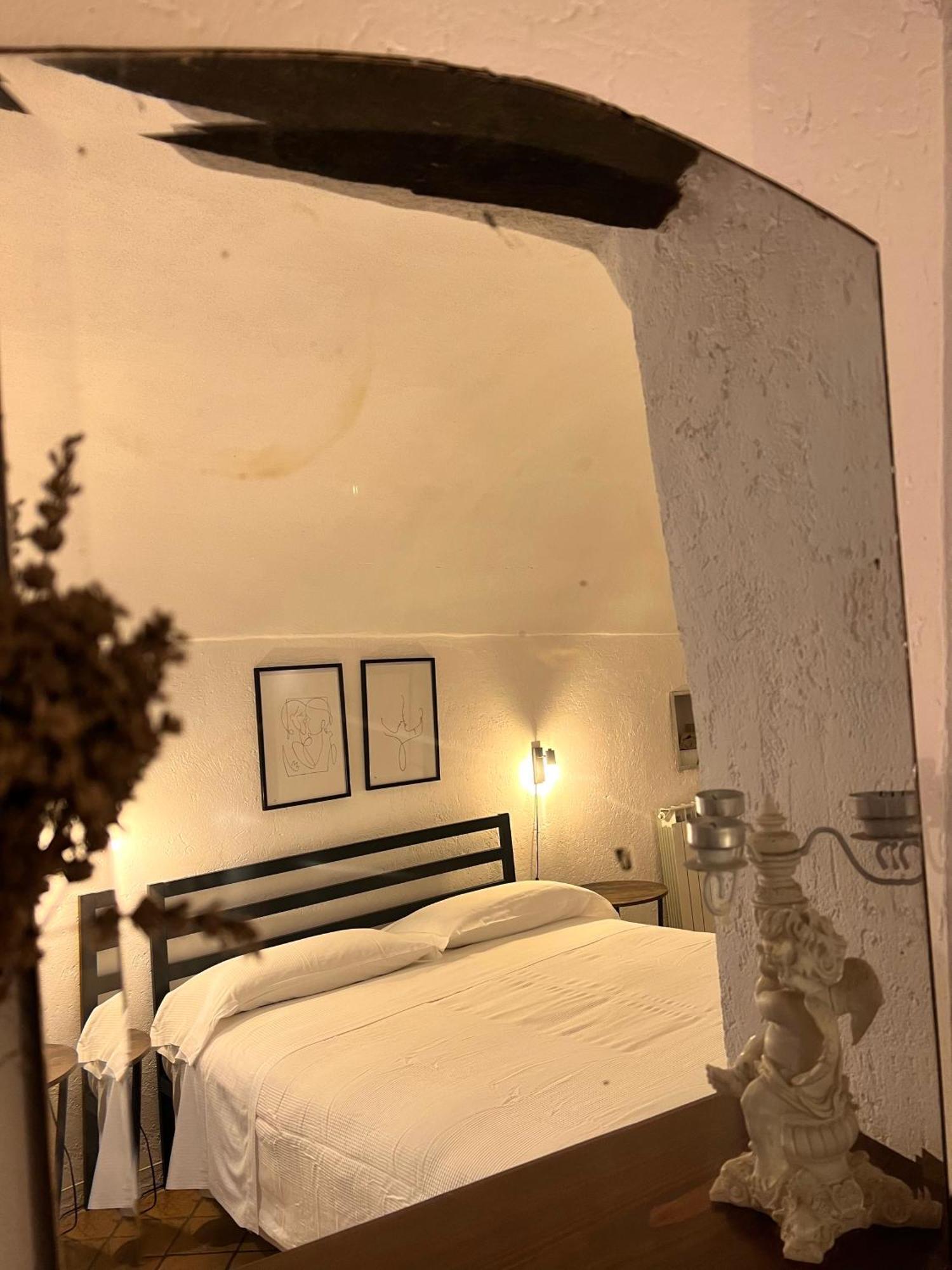 Stecado Caste - Dimora Storica Nel Cuore Del Paese Dolceacqua Exterior foto